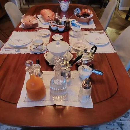 La Gueriniere L'anglaise Bed and Breakfast 3*